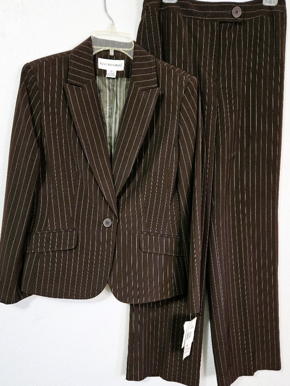Jones New York Women's Dark Brown/White 2 PC Pinstripe Pant Suit Size 10 - Picture 2 of 10